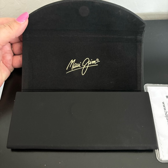 Maui Jim eyeglass sunglasses case - Picture 3 of 7